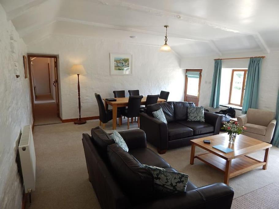 Holiday home The Old Coach House At Hendra Barns *